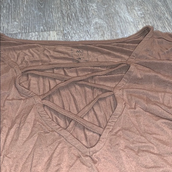 me to we tan long sleeve crisscross top - Picture 3 of 3